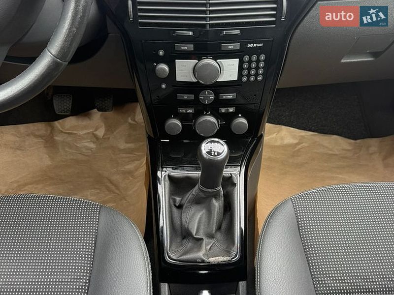 Хэтчбек Opel Astra 2008 в Белой Церкви
