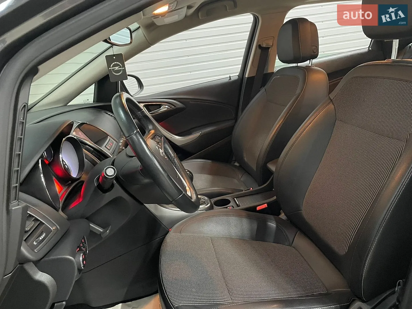 2011 Opel Astra - мініатюра 41