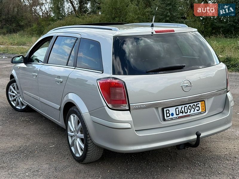 Универсал Opel Astra 2005 в Золочеве