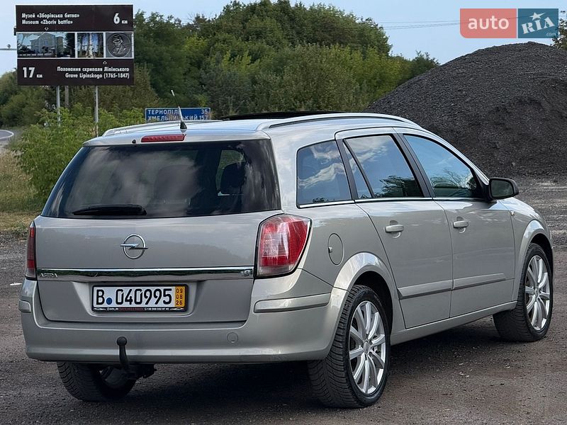Универсал Opel Astra 2005 в Золочеве