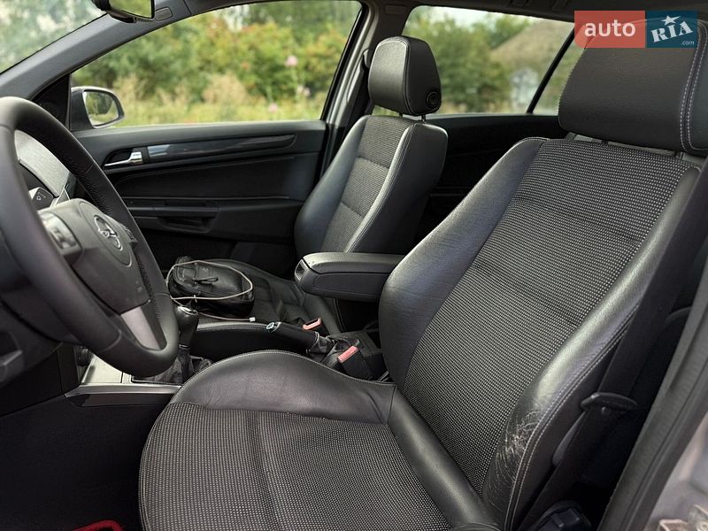 Универсал Opel Astra 2005 в Золочеве