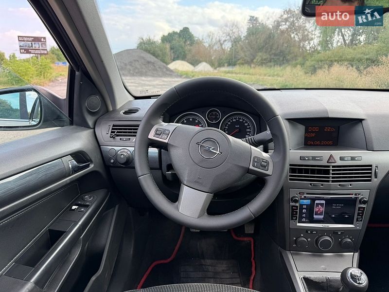 Универсал Opel Astra 2005 в Золочеве