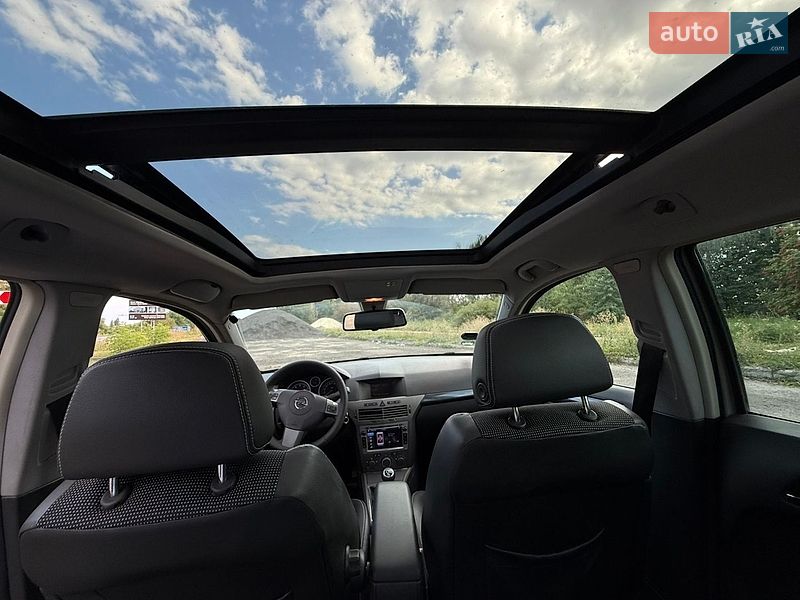 Универсал Opel Astra 2005 в Золочеве