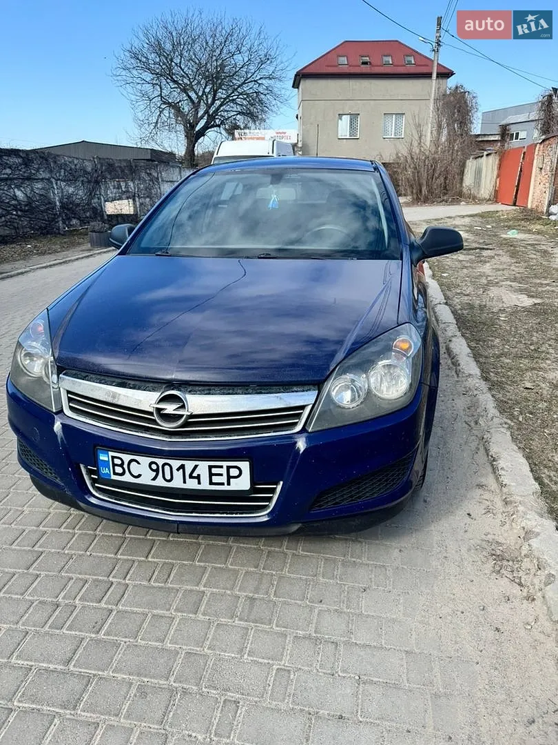 2011 Opel Astra - фото 1