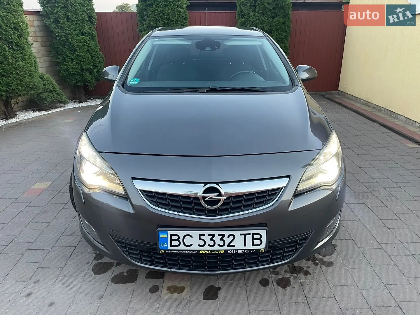2011 Opel Astra - фото 1