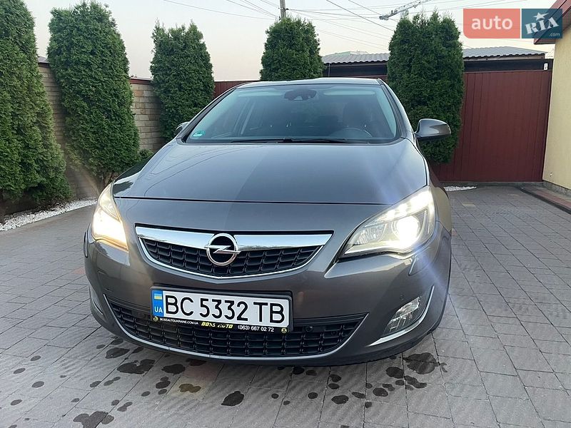 Хэтчбек Opel Astra 2011 в Львове