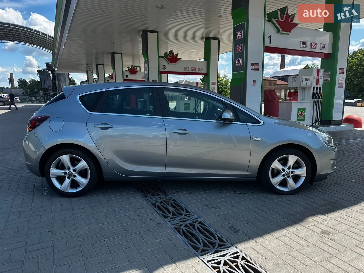2010 Opel Astra - мініатюра 5