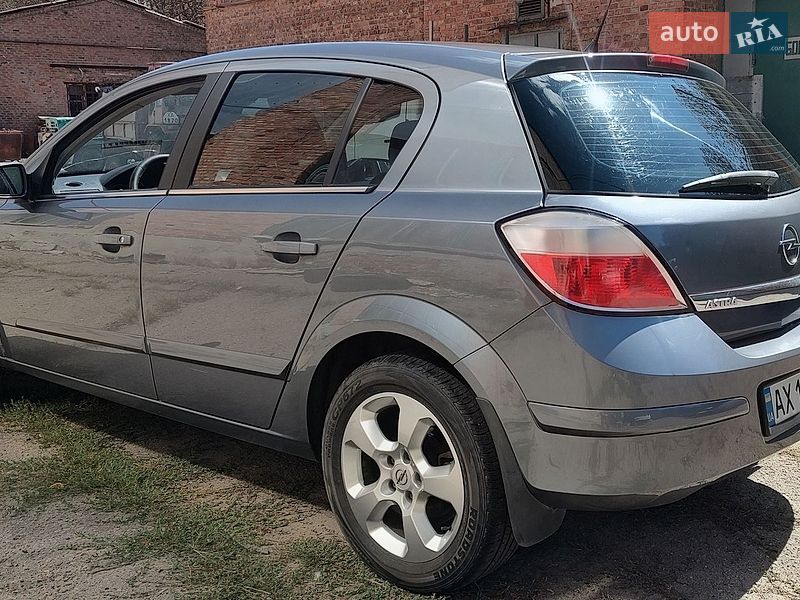 Хэтчбек Opel Astra 2005 в Харькове