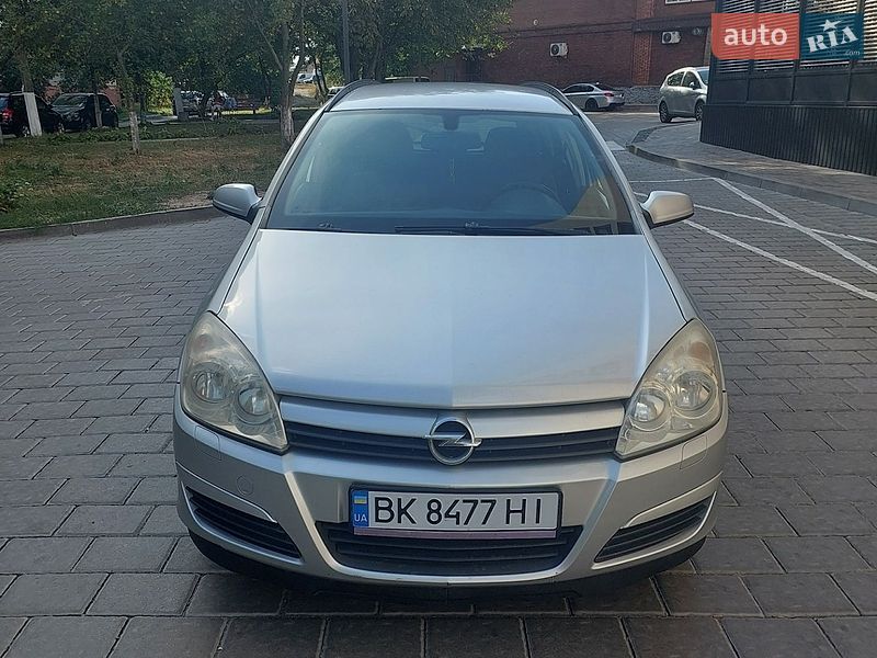 Універсал Opel Astra 2004 в Рівному