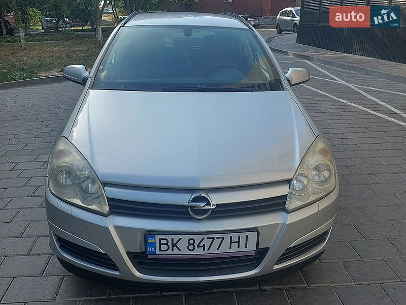 Універсал Opel Astra 2004 в Рівному