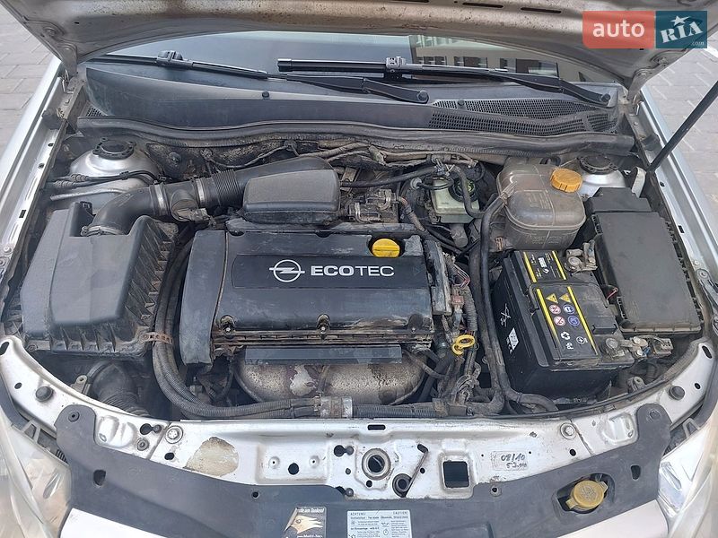 Універсал Opel Astra 2004 в Рівному