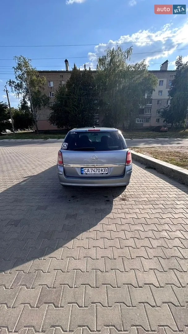 2010 Opel Astra - мініатюра 8