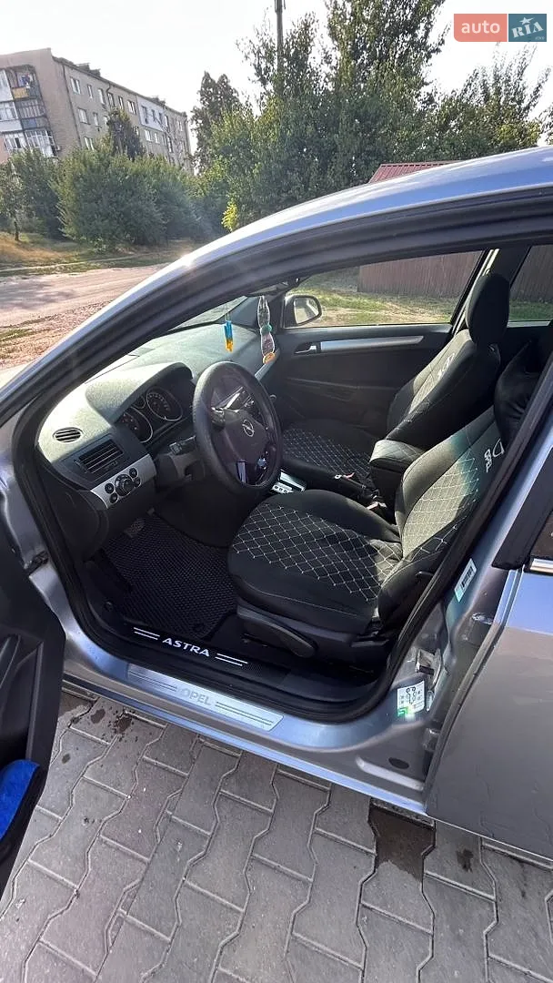 2010 Opel Astra - мініатюра 11