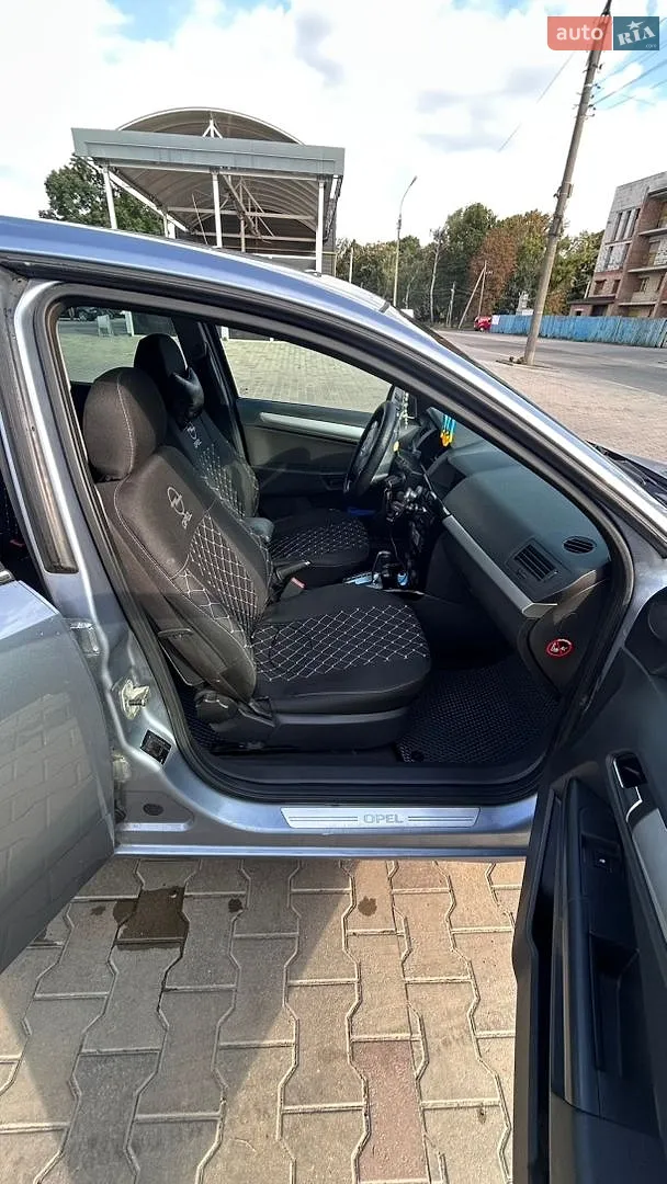 2010 Opel Astra - мініатюра 16