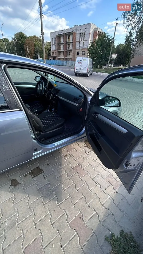 2010 Opel Astra - мініатюра 17