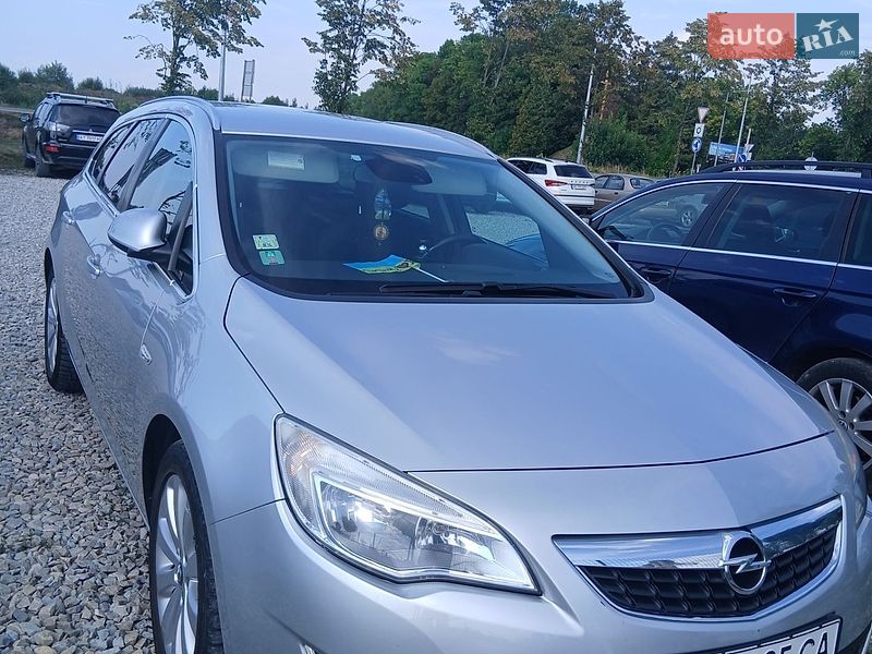 Opel Astra 2012