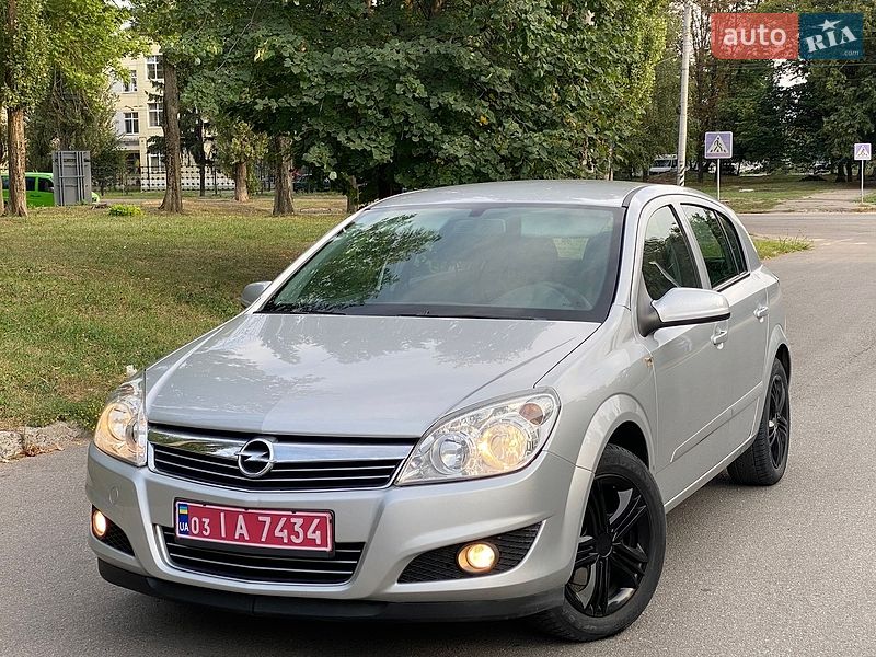 Хэтчбек Opel Astra 2008 в Полтаве