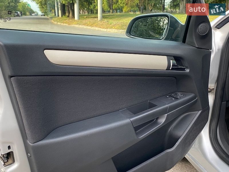 Хэтчбек Opel Astra 2008 в Полтаве