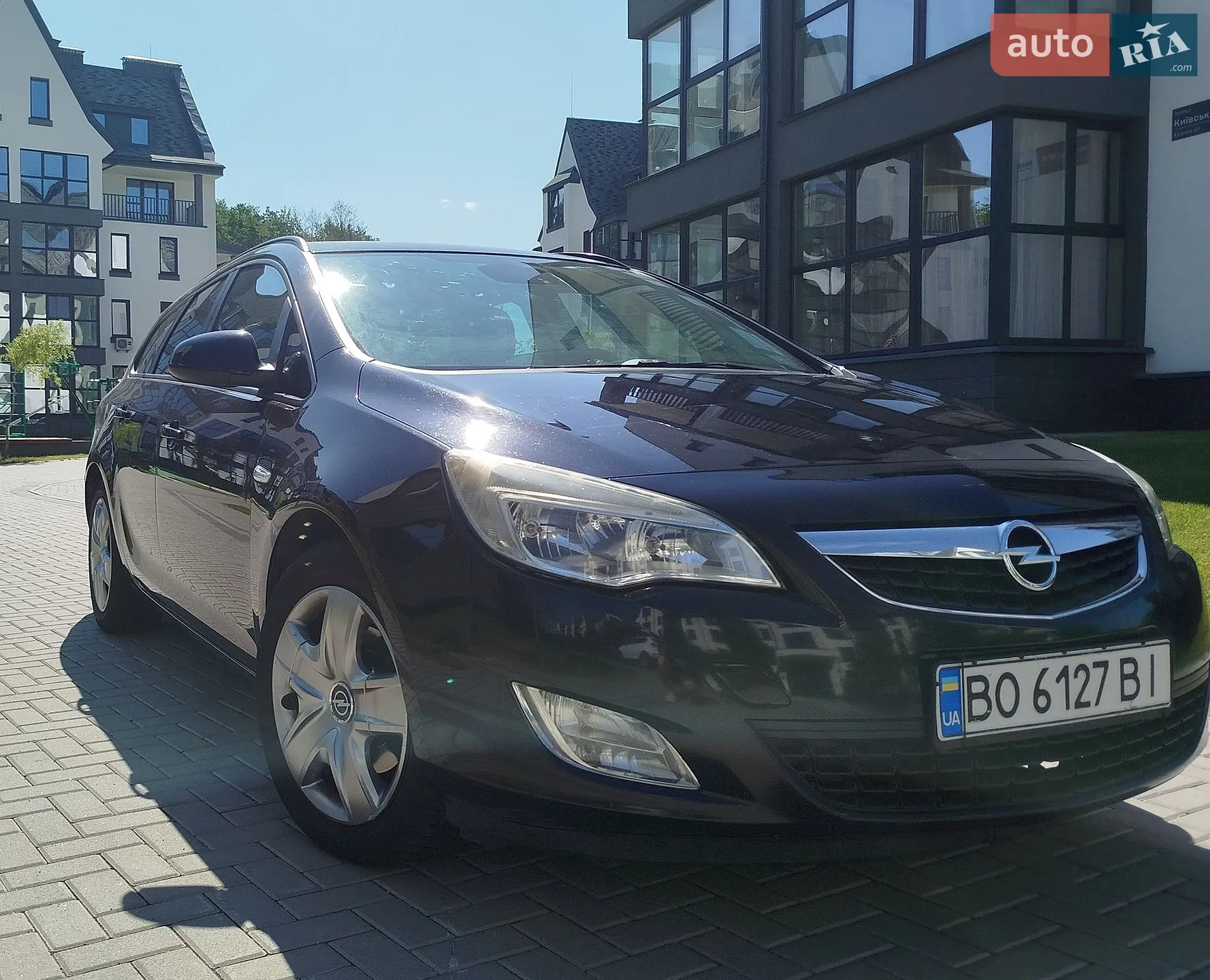 2011 Opel Astra - фото 1