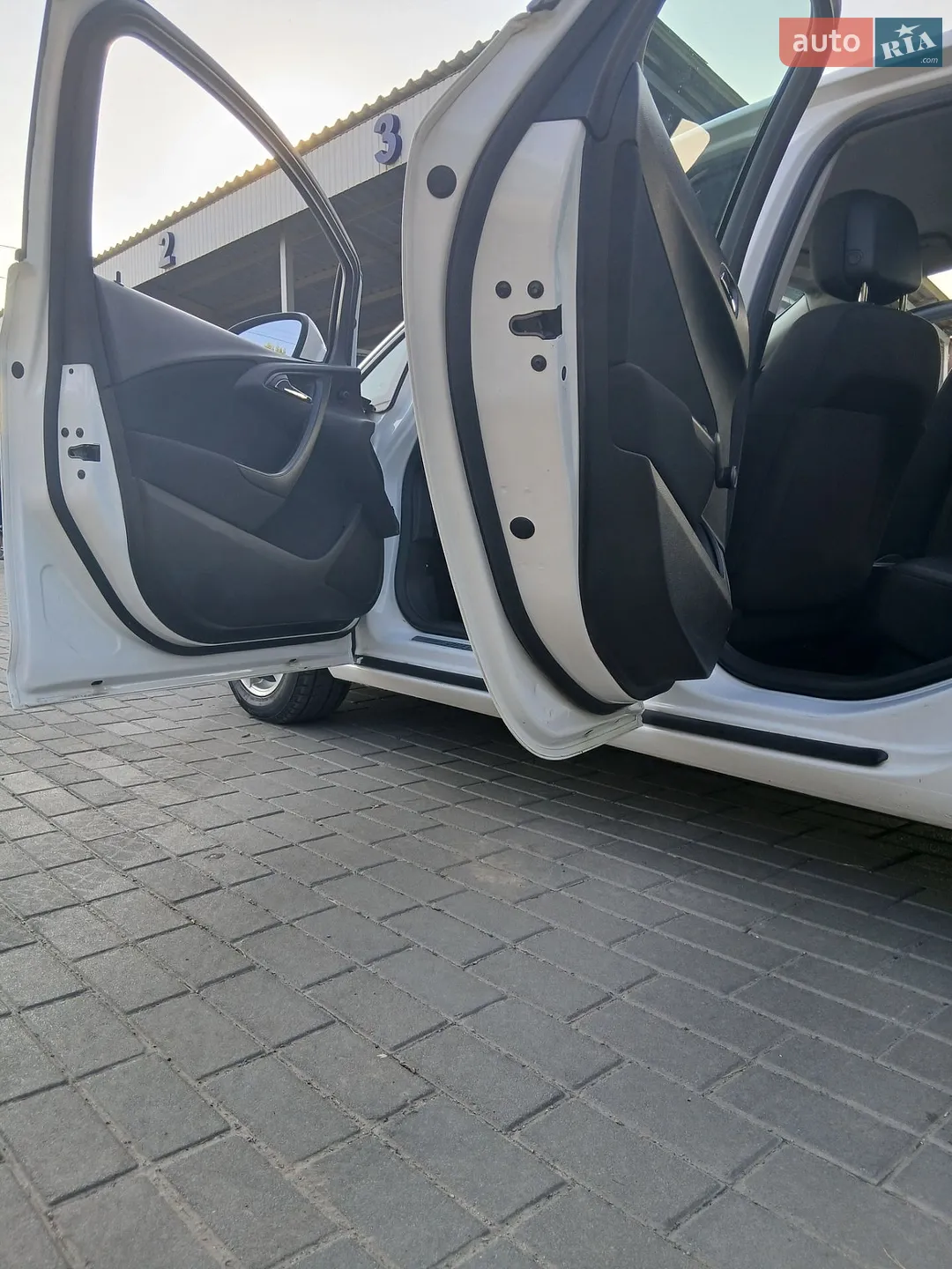 2010 Opel Astra - мініатюра 6
