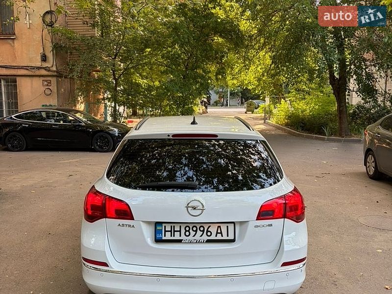 Универсал Opel Astra 2015 в Одессе