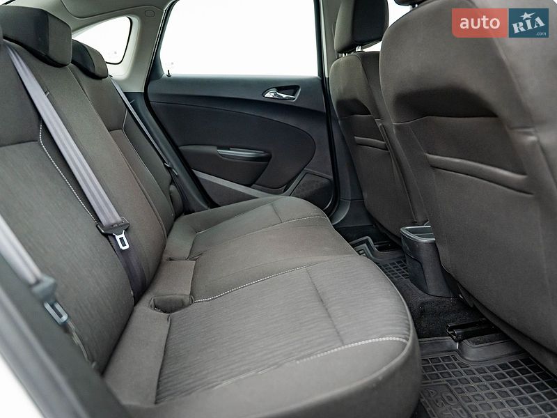 Седан Opel Astra 2019 в Киеве