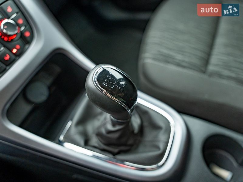 Седан Opel Astra 2019 в Киеве