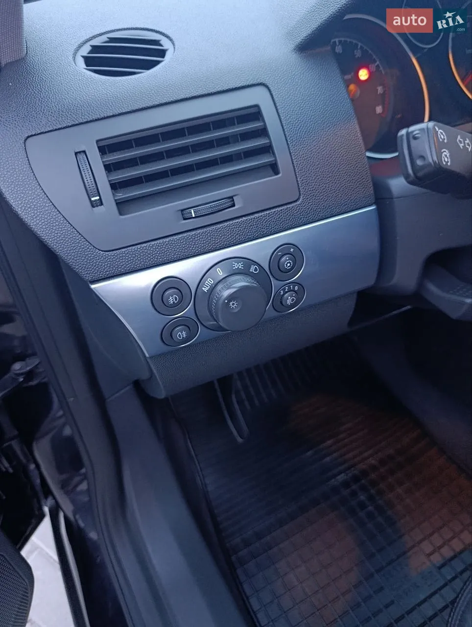 2010 Opel Astra - мініатюра 28