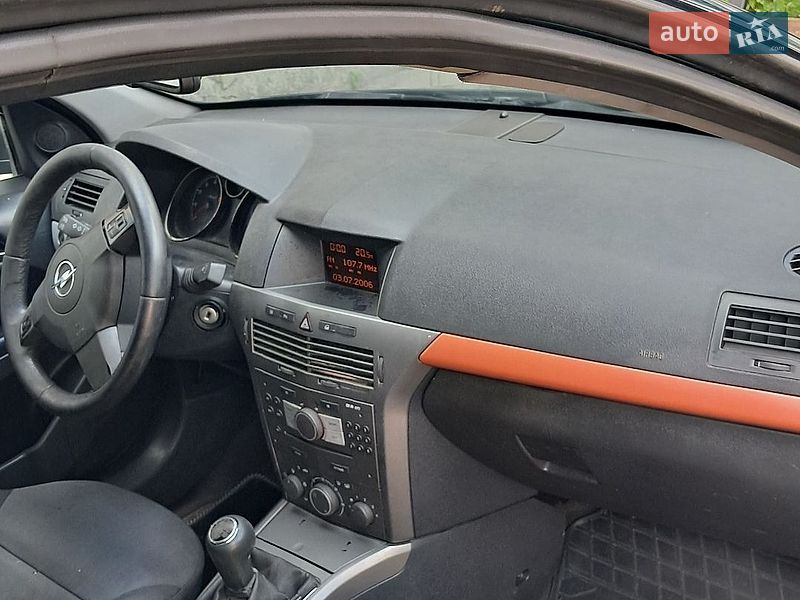 Універсал Opel Astra 2006 в Житомирі