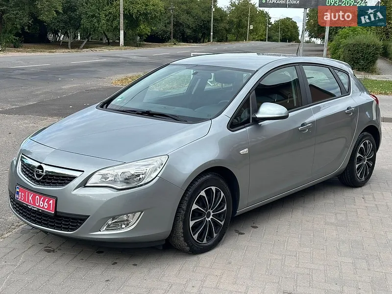 Opel Astra 2012