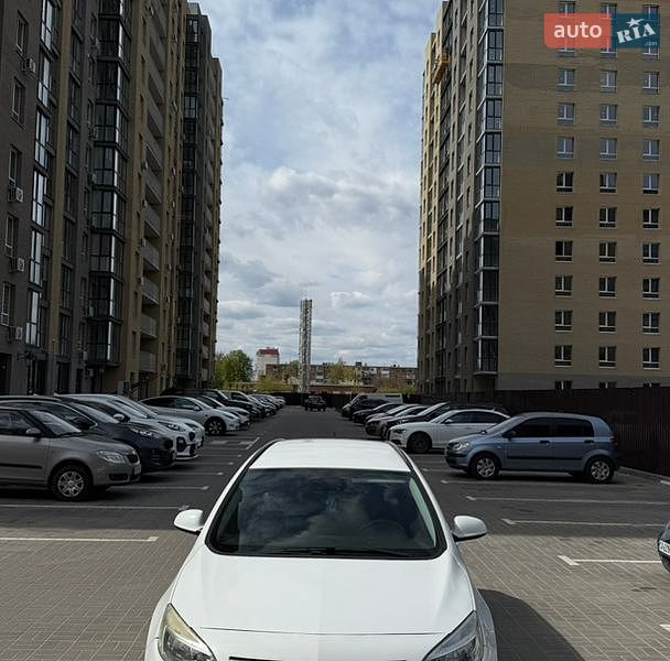 Opel Astra 2011 Opel Astra 2011