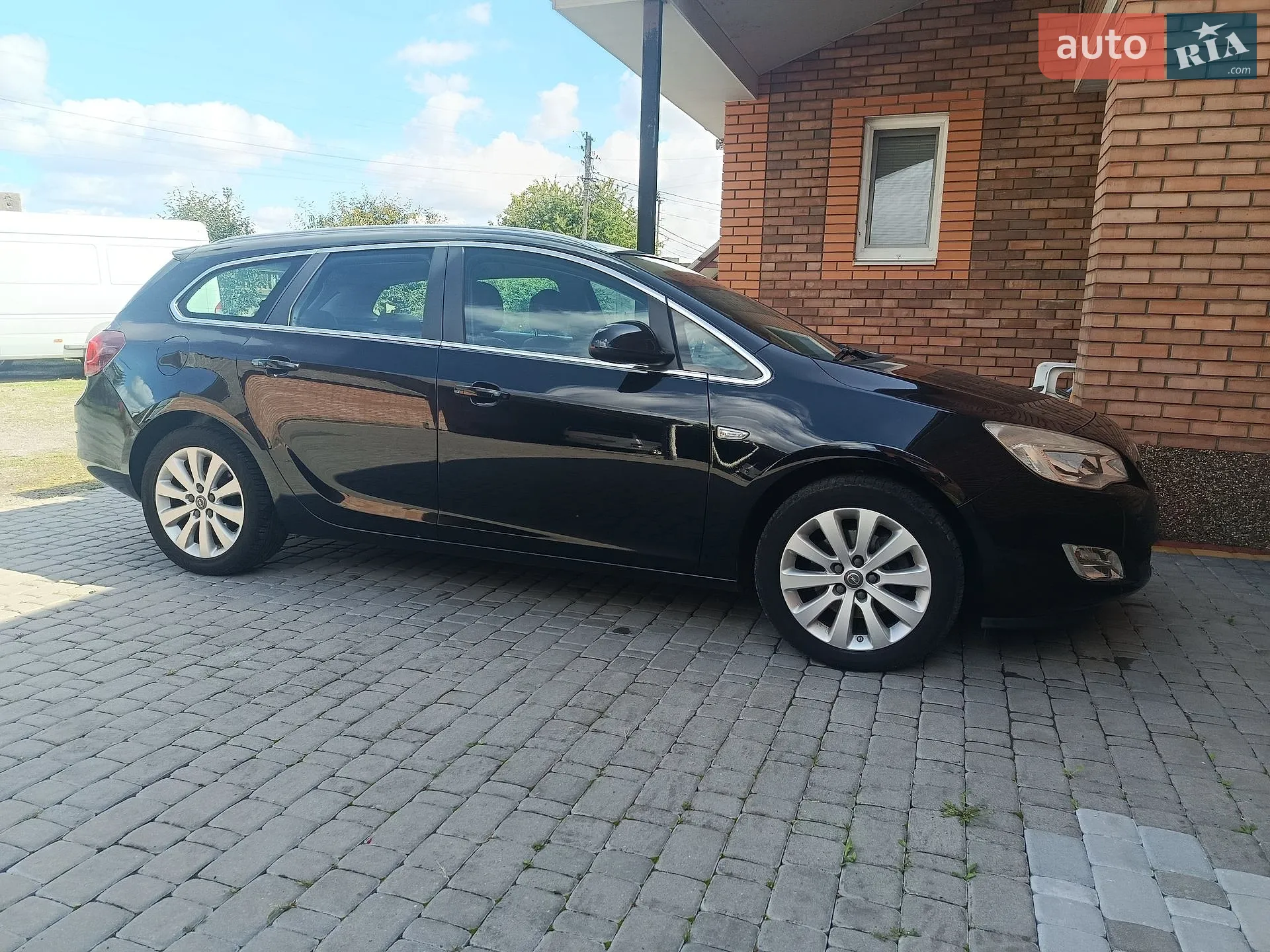 2011 Opel Astra - мініатюра 2