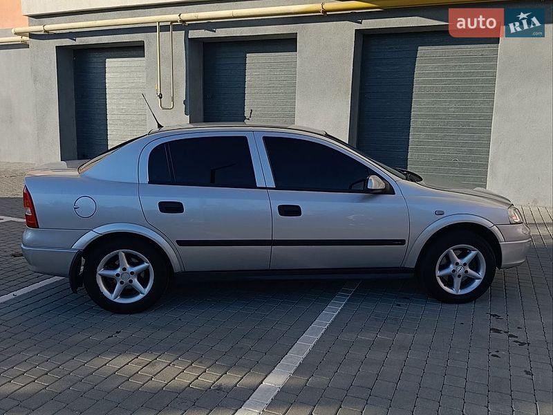 Седан Opel Astra 2003 в Виннице