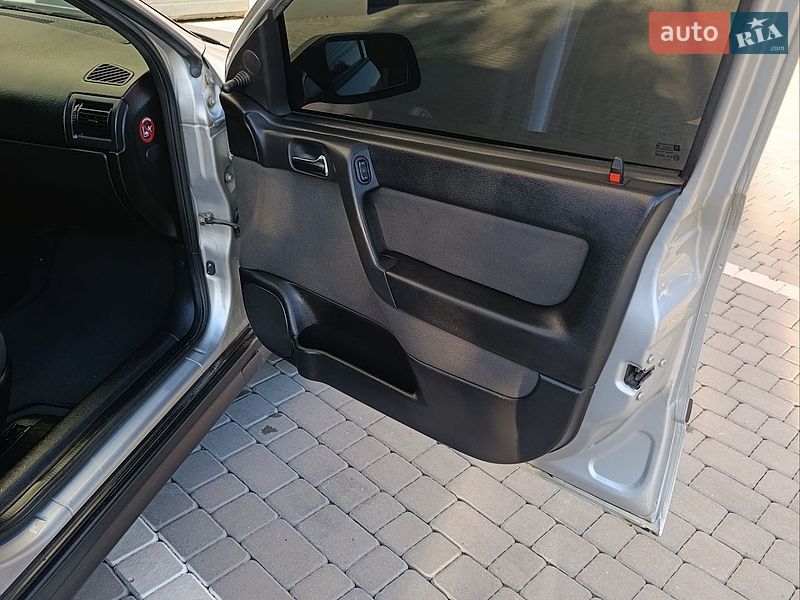 Седан Opel Astra 2003 в Виннице