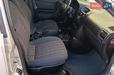 Седан Opel Astra 2003 в Виннице