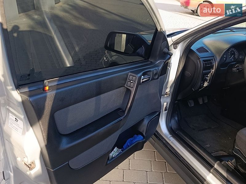 Седан Opel Astra 2003 в Виннице
