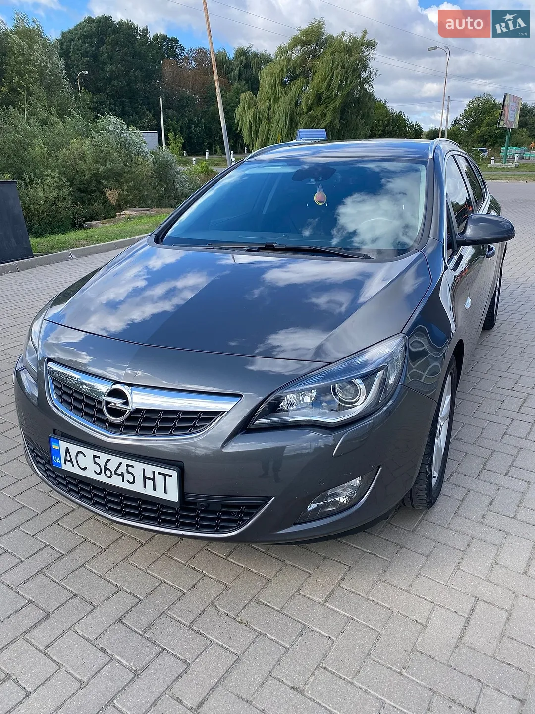 2011 Opel Astra - фото 1