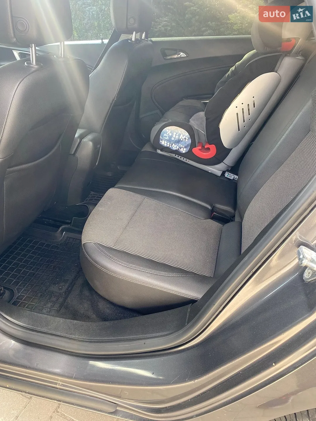 2011 Opel Astra - мініатюра 21