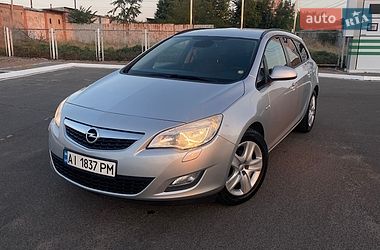Універсал Opel Astra 2011 в Миколаєві