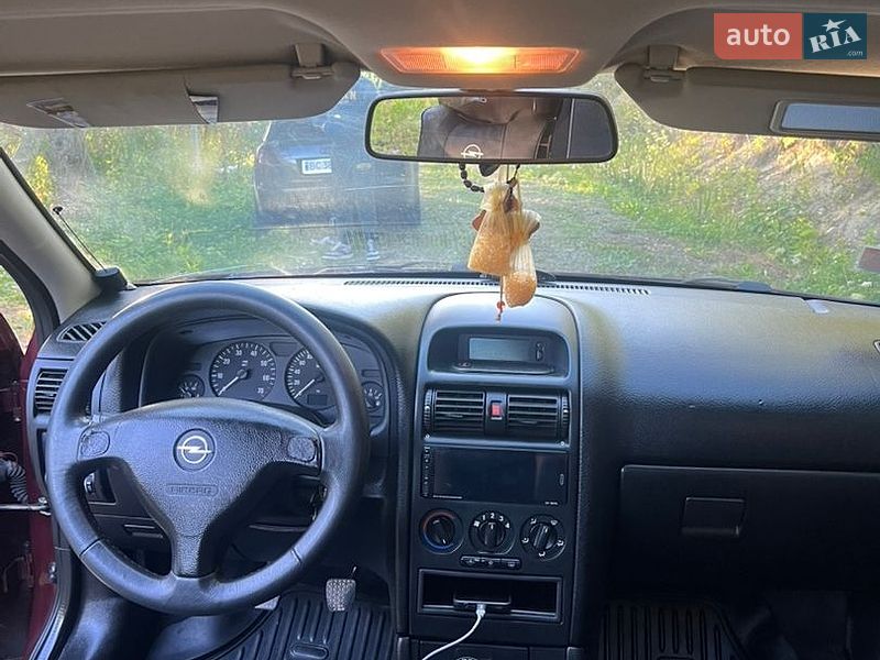 Седан Opel Astra 2006 в Сколе