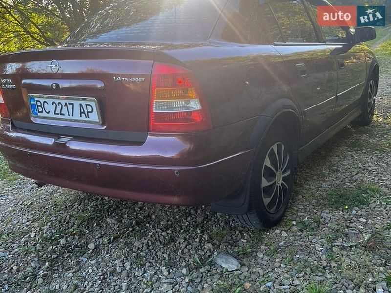 Седан Opel Astra 2006 в Сколе