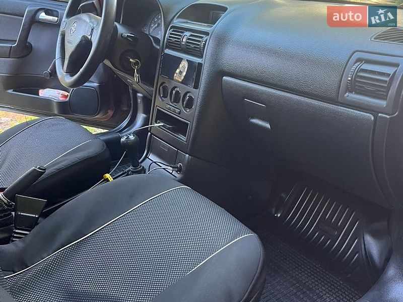 Седан Opel Astra 2006 в Сколе
