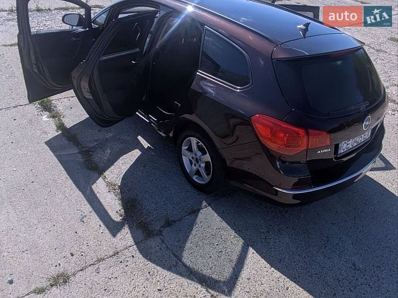 Універсал Opel Astra 2013 в Чернівцях фото 2 Універсал Opel Astra 2013 в Чернівцях