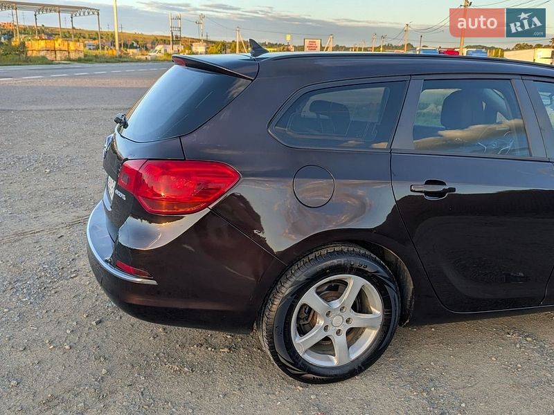 Універсал Opel Astra 2013 в Чернівцях фото 15 Універсал Opel Astra 2013 в Чернівцях