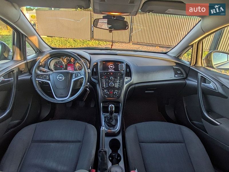 Універсал Opel Astra 2013 в Чернівцях фото 19 Універсал Opel Astra 2013 в Чернівцях