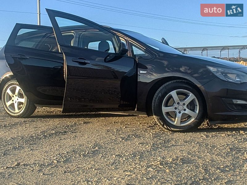 Універсал Opel Astra 2013 в Чернівцях фото 24 Універсал Opel Astra 2013 в Чернівцях