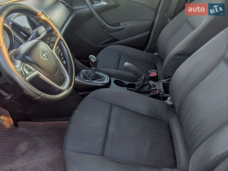 Універсал Opel Astra 2013 в Чернівцях фото 18 Універсал Opel Astra 2013 в Чернівцях