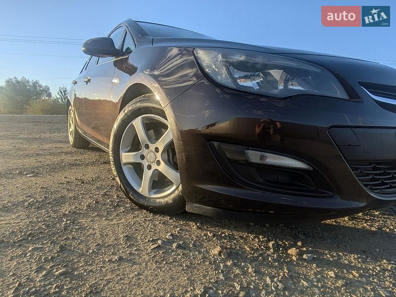 Універсал Opel Astra 2013 в Чернівцях фото 28 Універсал Opel Astra 2013 в Чернівцях