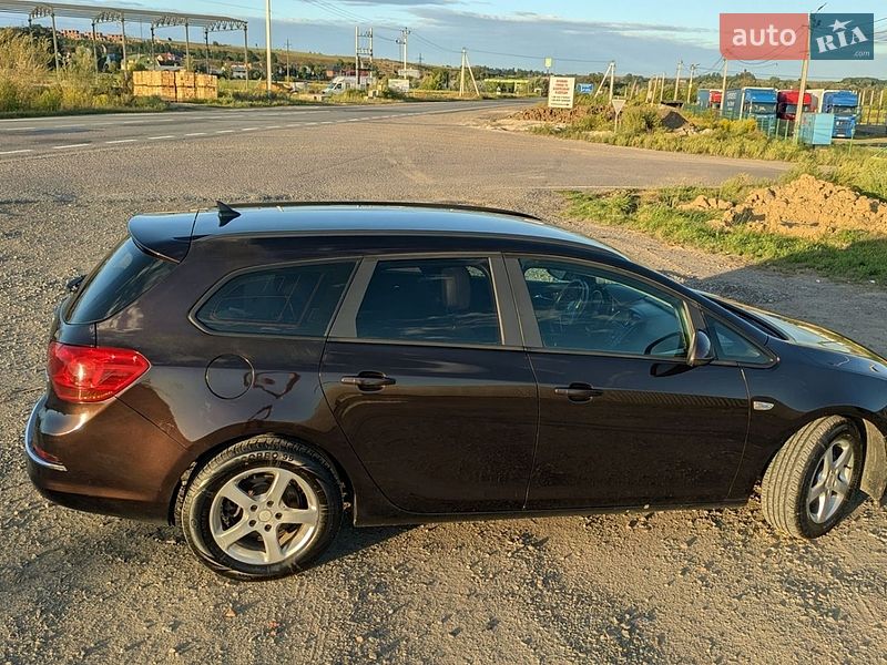 Універсал Opel Astra 2013 в Чернівцях фото 33 Універсал Opel Astra 2013 в Чернівцях