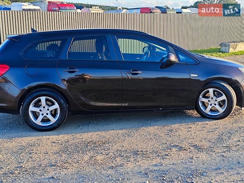 Універсал Opel Astra 2013 в Чернівцях фото 37 Універсал Opel Astra 2013 в Чернівцях